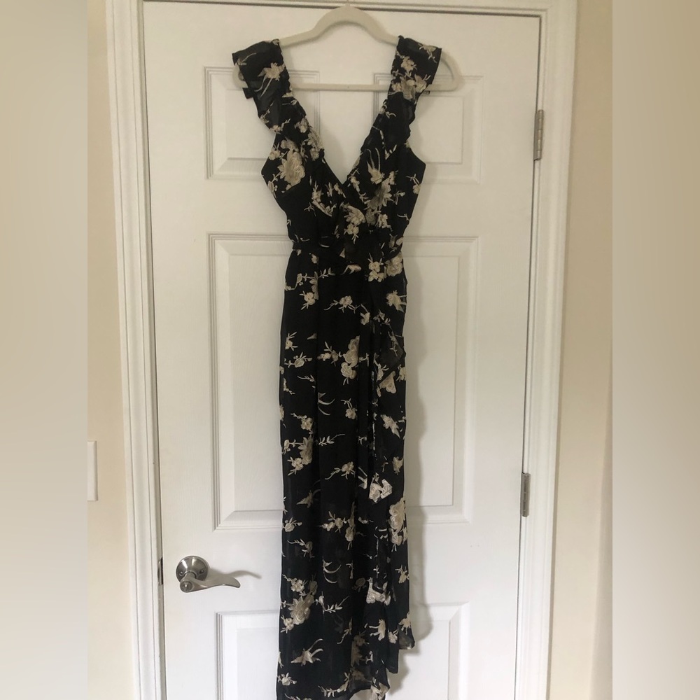 Bardot black dress with floral embroidery. Size 8/M NWT